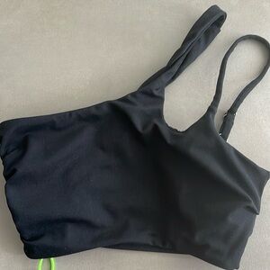 Bombshell sportswear toggle bra